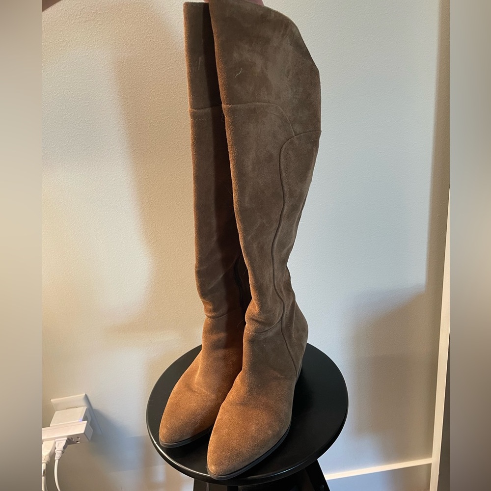 Crown Vintage Boots in Light Brown, size 7.5